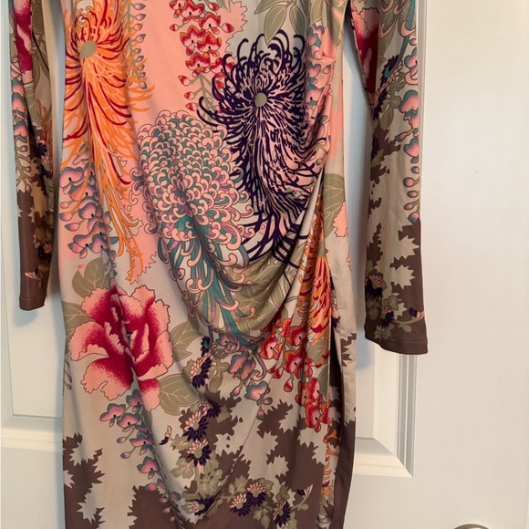 Hale Bob floral long-sleeved midi dress with gathered side and V neck. Sz small - Picture 3 of 9